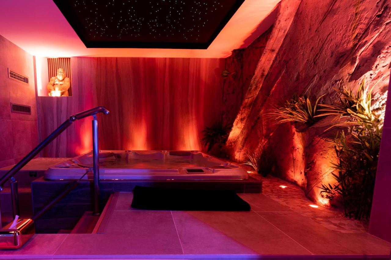 Les Secrets Rooms - Bonneval - Love Room - Spa Et Hammam Privatif Luaran gambar