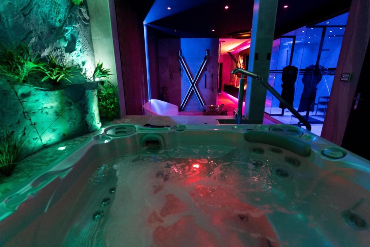 Les Secrets Rooms - Bonneval - Love Room - Spa Et Hammam Privatif Luaran gambar