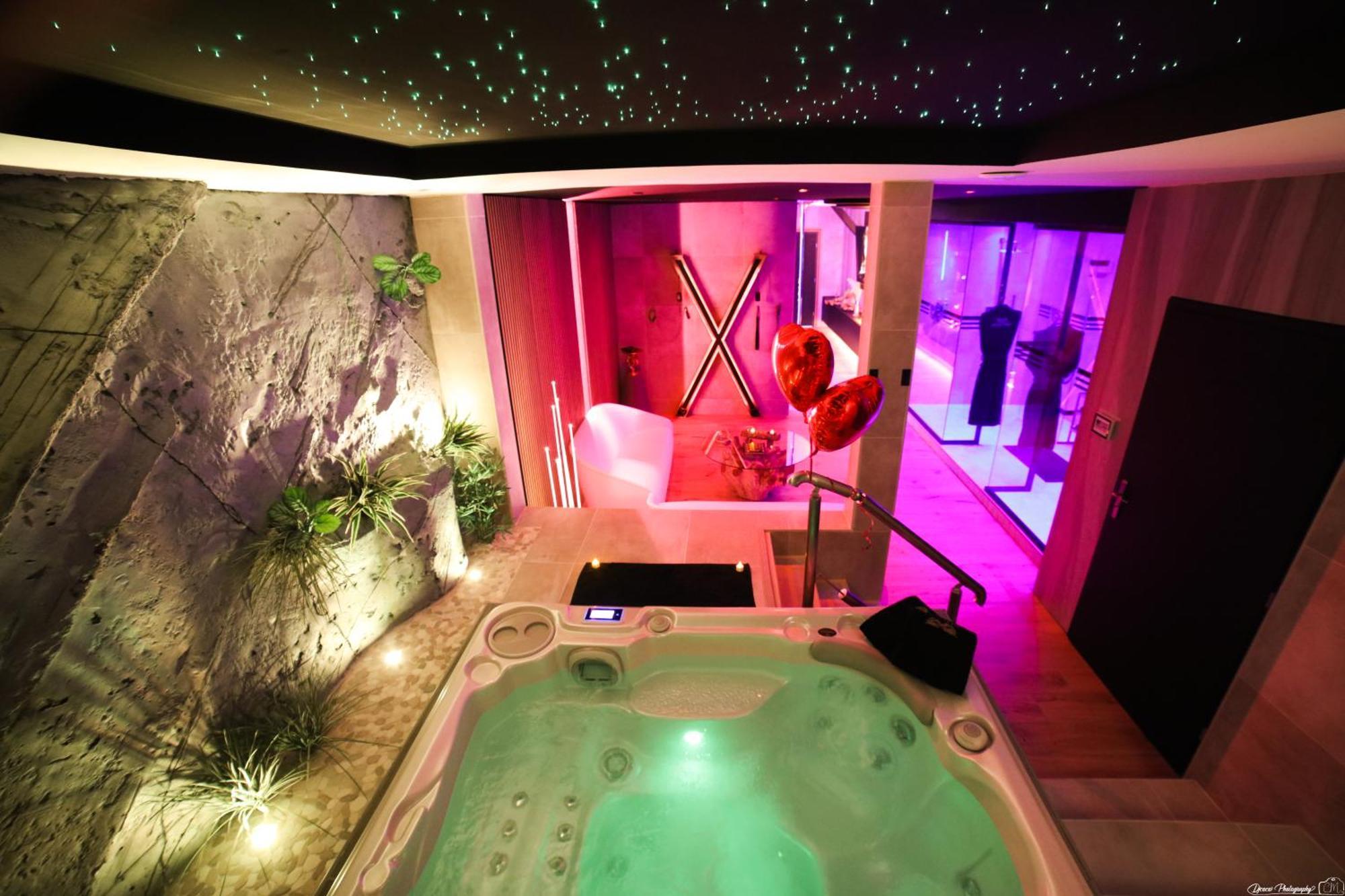 Les Secrets Rooms - Bonneval - Love Room - Spa Et Hammam Privatif Luaran gambar